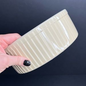 HALL POTTERY Vintage 8.5" Round beige Pleated SOUFFLE Baking Dish 2506 USA